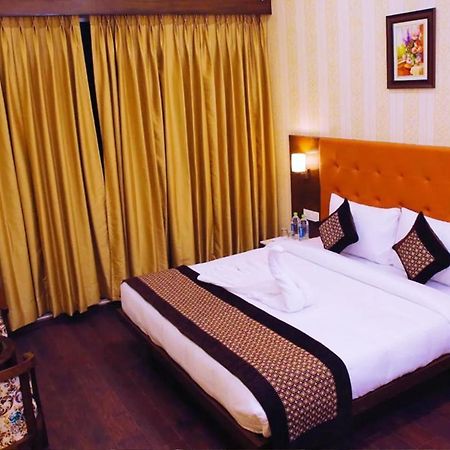 Hotel Citi Inn Grande Zirakpur Esterno foto