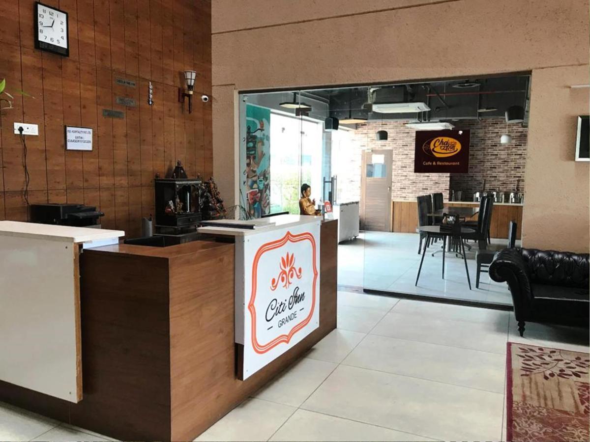 Hotel Citi Inn Grande Zirakpur Esterno foto