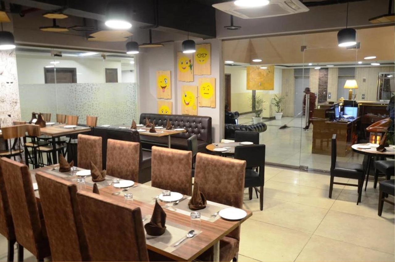 Hotel Citi Inn Grande Zirakpur Esterno foto