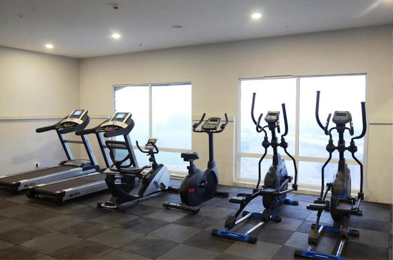 Hotel Citi Inn Grande Zirakpur Esterno foto