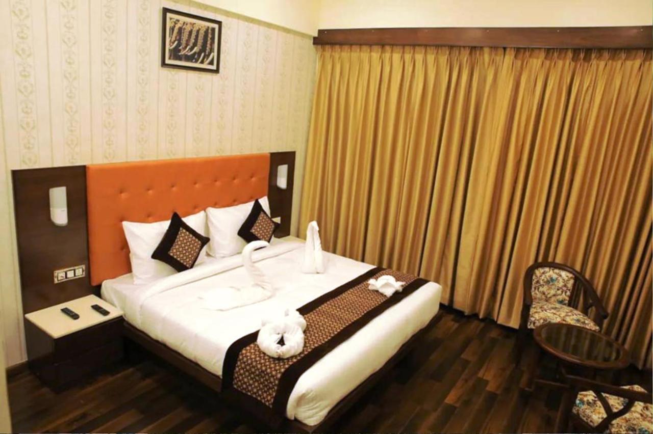 Hotel Citi Inn Grande Zirakpur Esterno foto