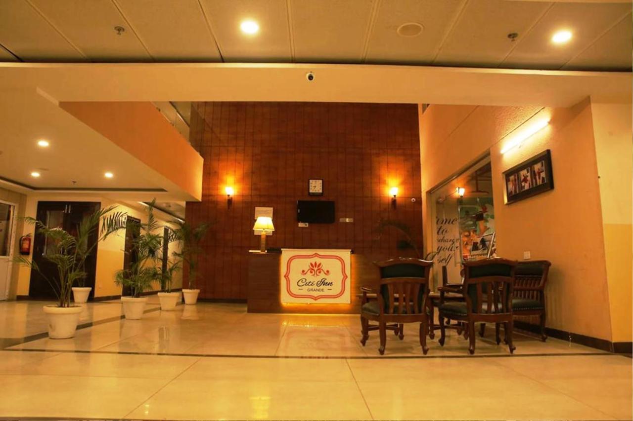 Hotel Citi Inn Grande Zirakpur Esterno foto